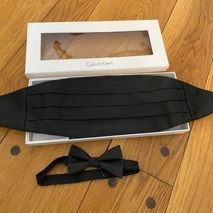 Calvin Klein black bow tie and cummerbund set, one size adjustable
